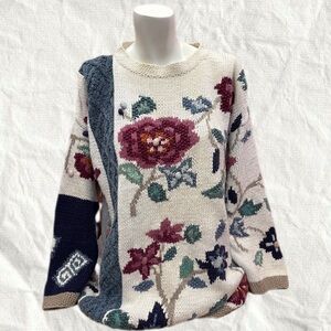 Vintage 90’s Grandmacore Floral Knit Sweater Medium
